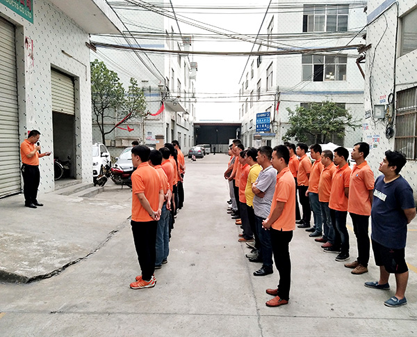 汽車(chē)針刺無(wú)紡布團(tuán)隊(duì)