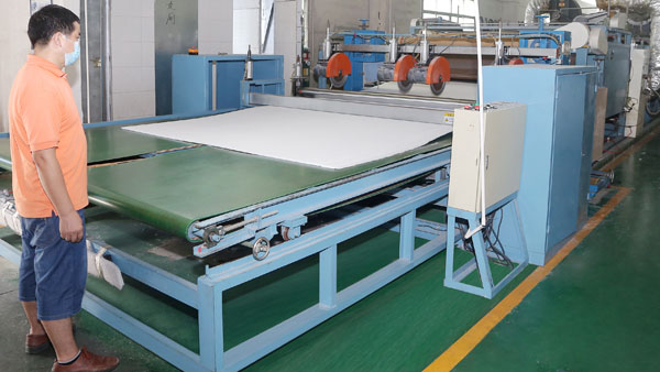 無膠棉生產廠家-表面平整，克重均勻