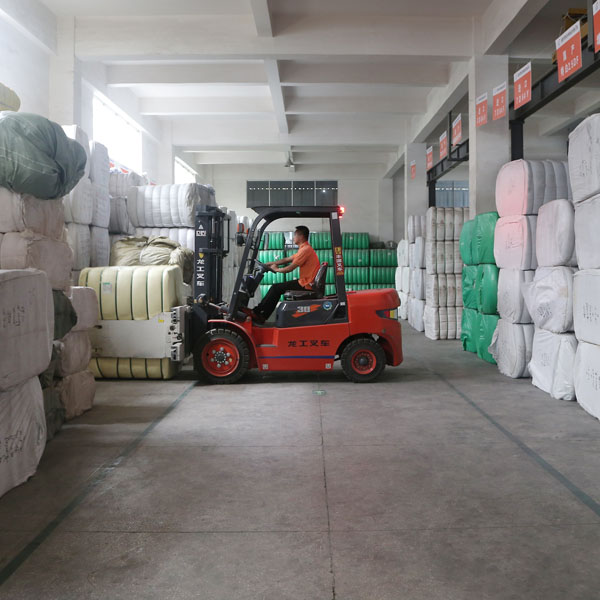 廣東針刺無(wú)紡布廠-對(duì)待客戶(hù)認(rèn)真負(fù)責(zé)