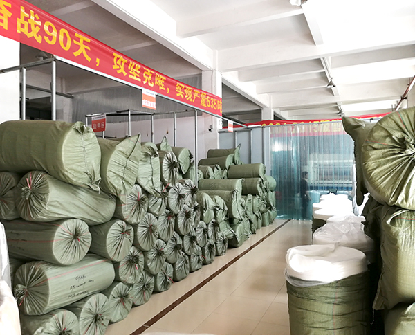 針刺無紡布生產廠家大倉庫