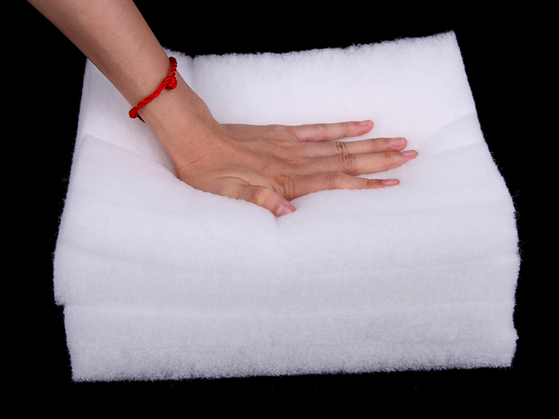 產品密度高，回彈性好，用手按壓松開后限速回彈