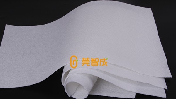 滌綸針刺無(wú)紡布在服裝的應(yīng)用