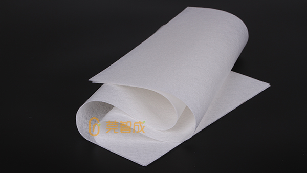 具有布的外觀的熱壓針刺棉有什么性能特點？