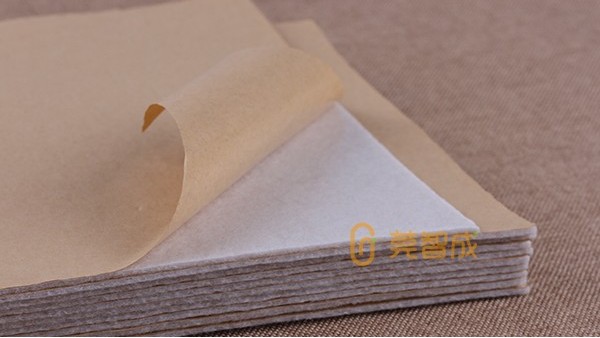 背膠無紡布是怎么背膠的？