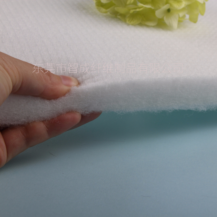 嬰兒床圍還是選擇環(huán)保無(wú)甲醛的硬質(zhì)棉好